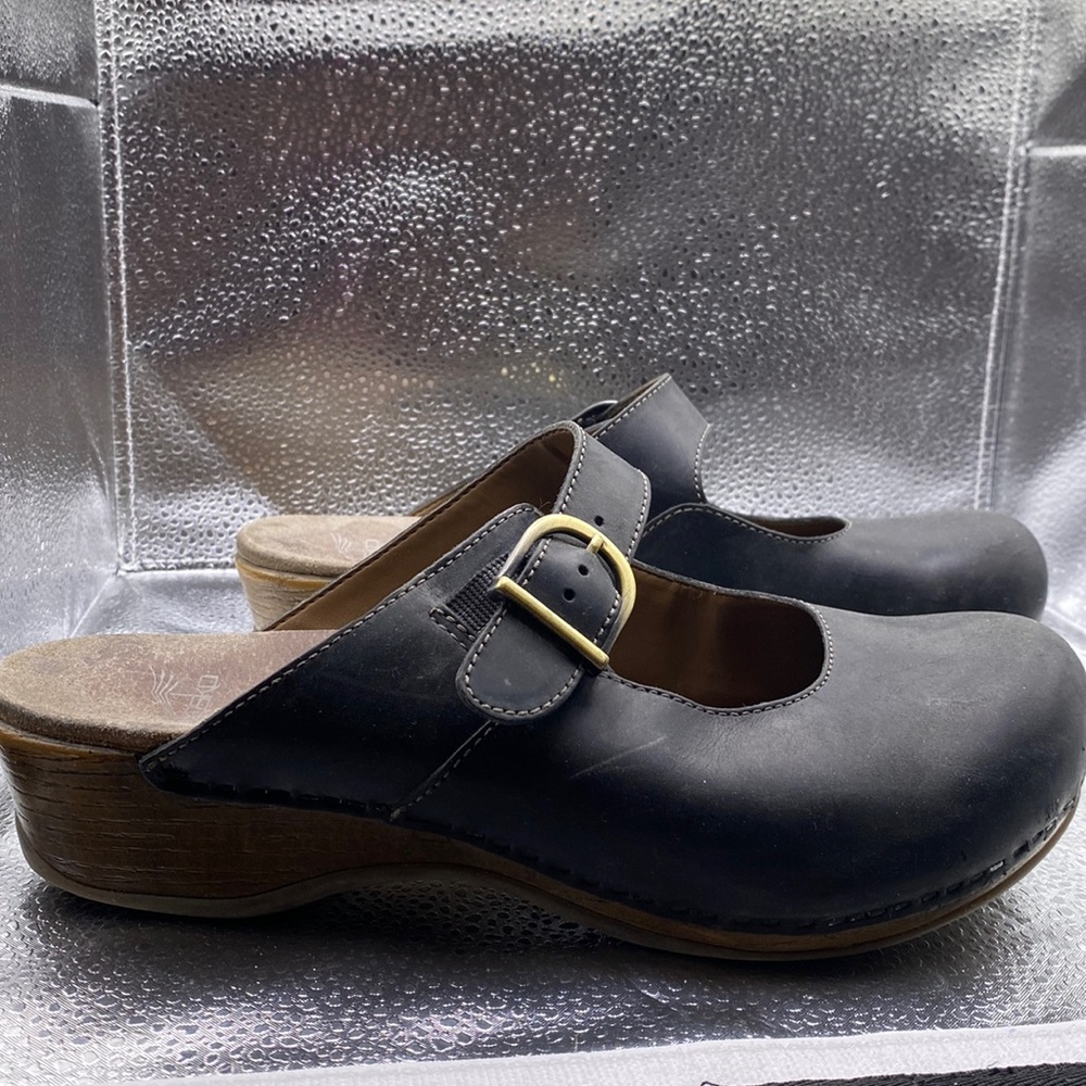 Black dansko clogs sz 41